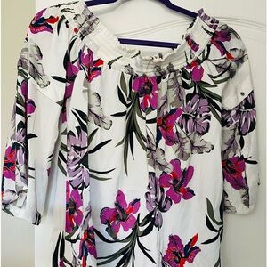 Jennifer Lopez blousy, floral blouse